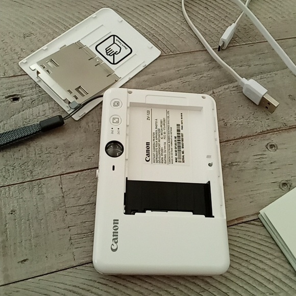Canon Instant Print Camera - Picture 7 of 8